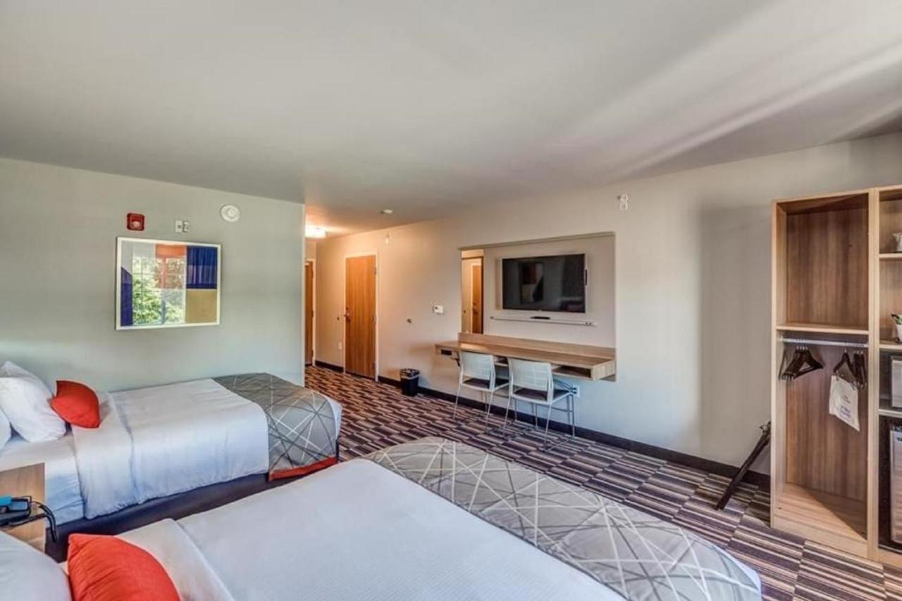 Microtel Inn & Suites By Wyndham Amsterdam Ny Exterior photo
